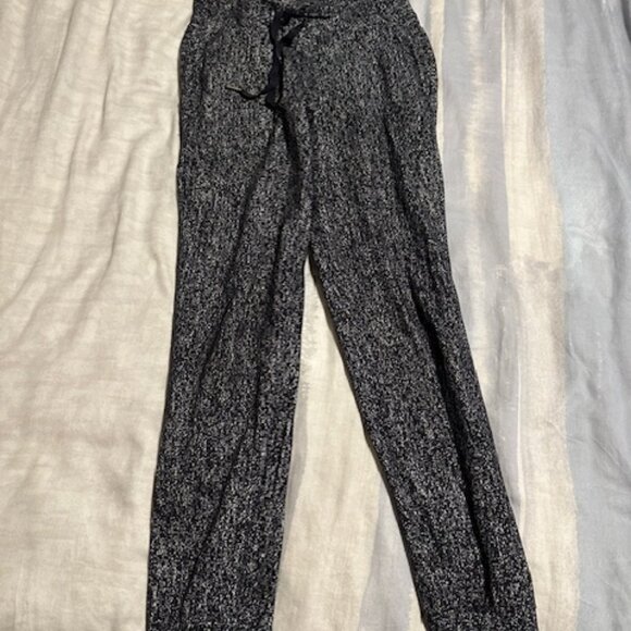Lululemon Ready to rulu joggers size 6 - Picture 1 of 3